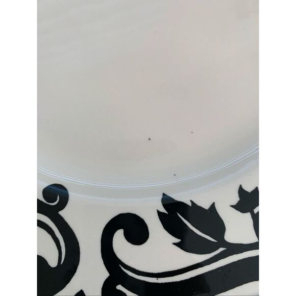 222 Fifth Set of 4 dinner plates in the elegant Damask pattern Black, White - Picture 7 of 11